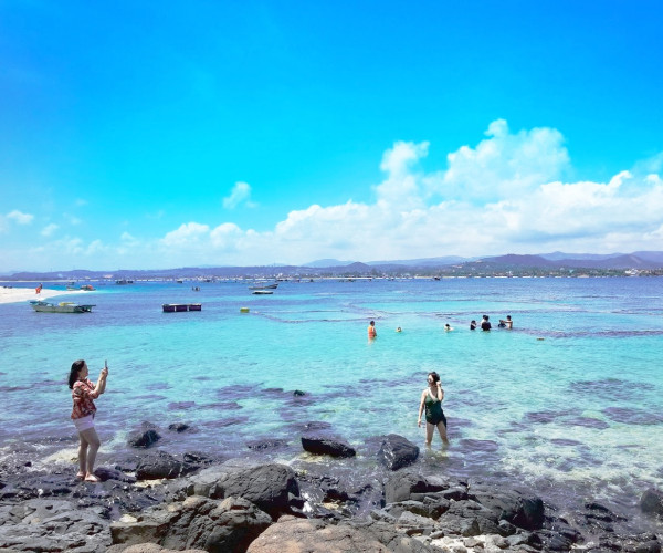 Phu Yen Chua Island Dua Island Group 1 Day Tour B